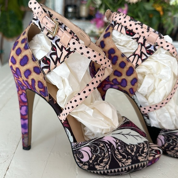 Nine West floral slingback size 8 open toe heel with front straps - Picture 6 of 15